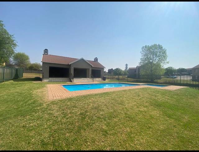 2 BEDROOM APARTMENT FOR SALE IN WILLOWBROOK